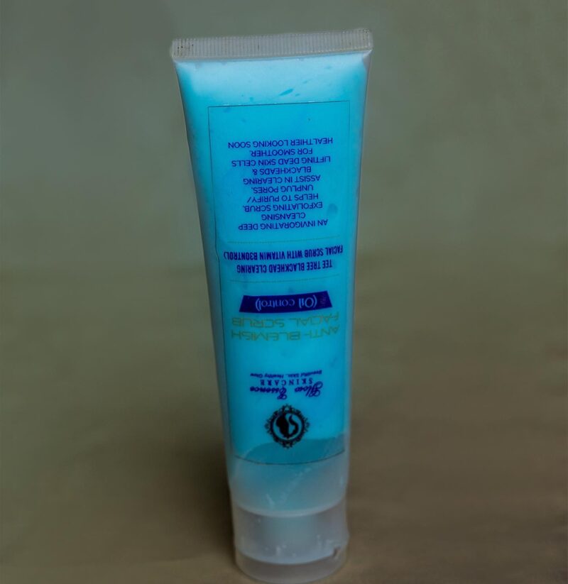 ANTI-BLEMISH  FACIAL SCRUB ( oil control)