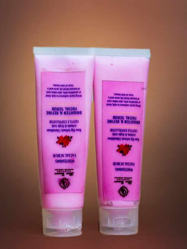 WHITENING FACIAL SCRUB (ROSE HIP INFUSED, Glutathione, Arbutin & Kojic acid. )