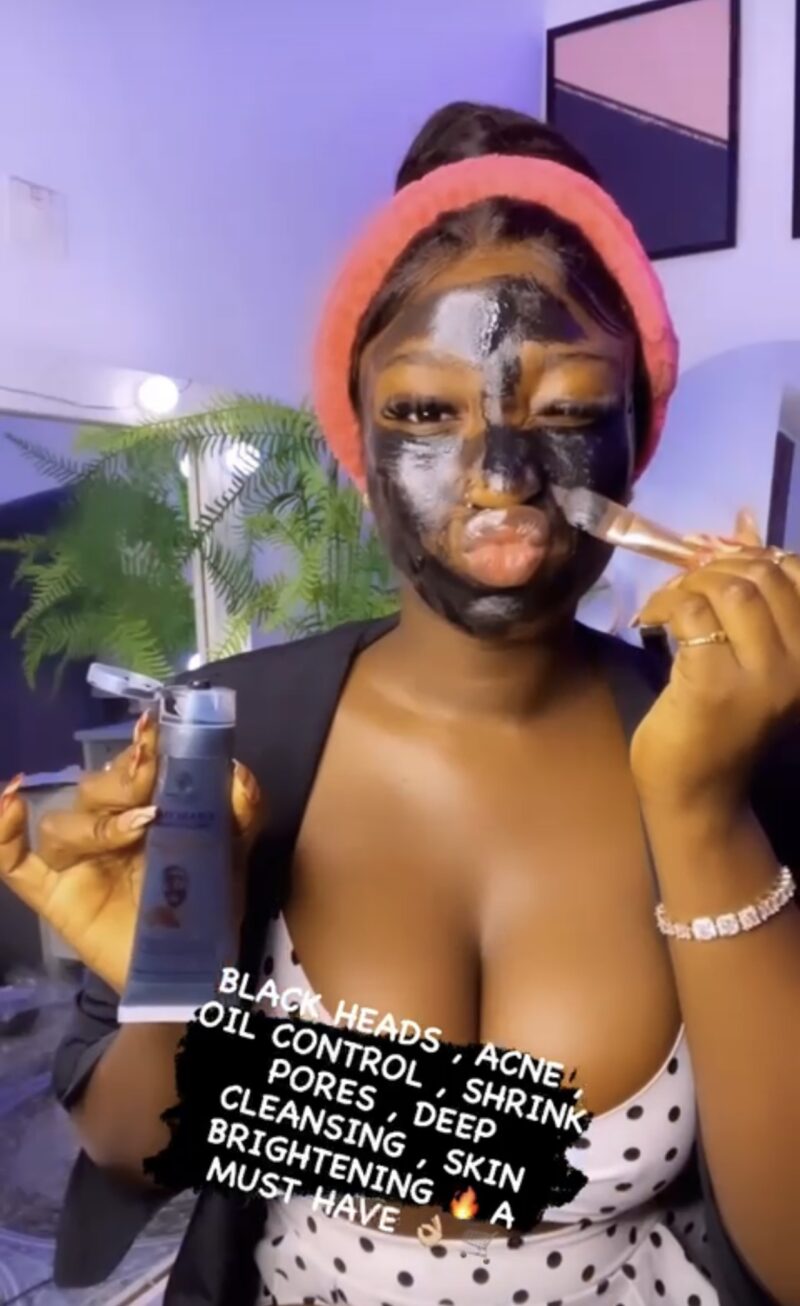 Charcoal Mask ( PURIFYING DETOX MASK)